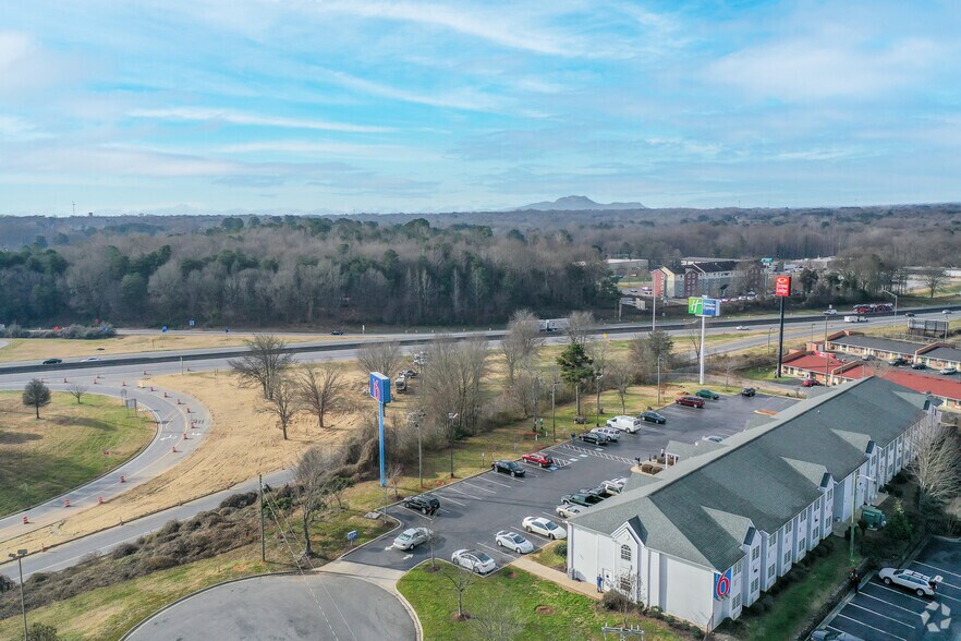 More Photos Of 1901 Broadcast St, Gastonia Hotel For Sale