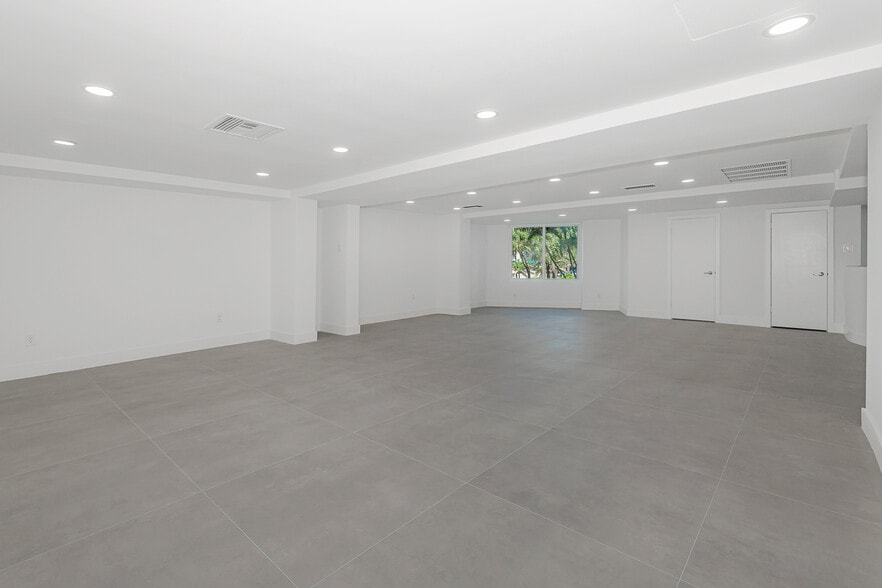 More Photos Of 5401 Collins Ave, Miami Beach Apartments For Sale