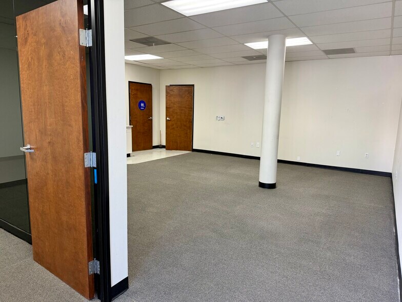 More Photos Of 2675 Junipero Ave, Signal Hill Warehouse For Lease