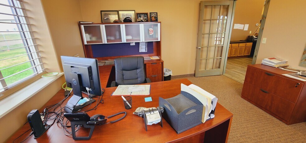 More Photos Of 860 35th Ave E, Dickinson Warehouse For Sale