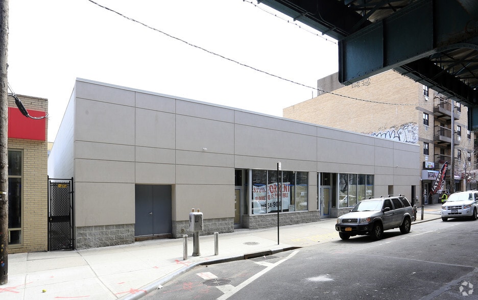 Primary Photo Of 2552-2556 White Plains Rd, Bronx Storefront For Sale