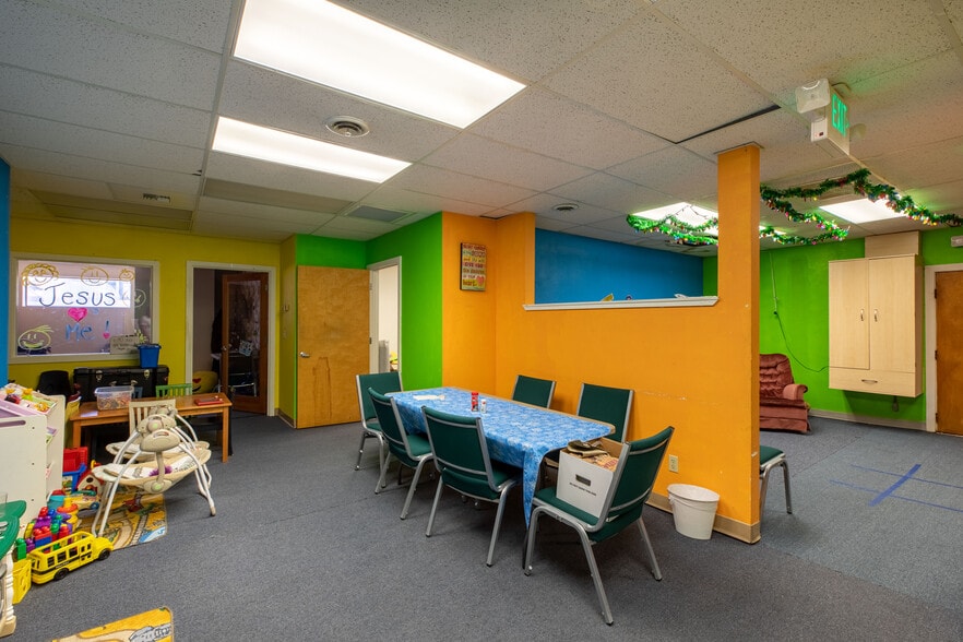 More Photos Of 340 Central Ave, Coos Bay Medical For Lease