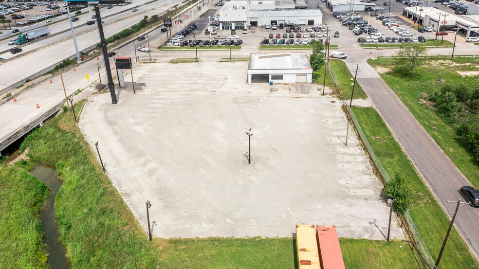 More Photos Of 3101 Gulf Fwy, Dickinson Auto Dealership For Sale