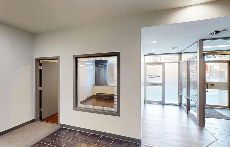 More Photos Of 114 Regent Av W, Winnipeg Medical For Lease