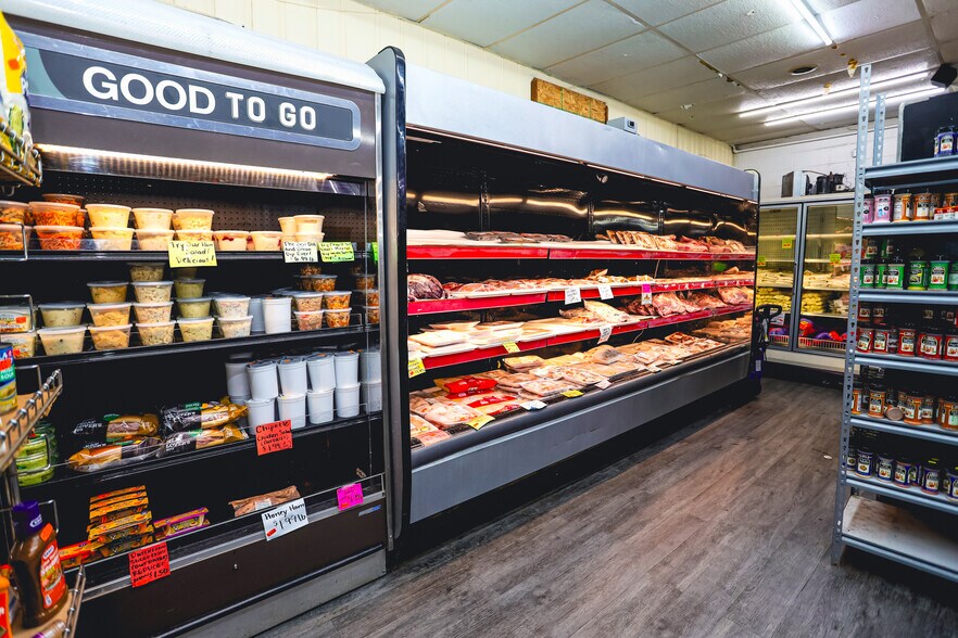 More Photos Of 9875 S Dixie Hwy, Erie Supermarket For Sale