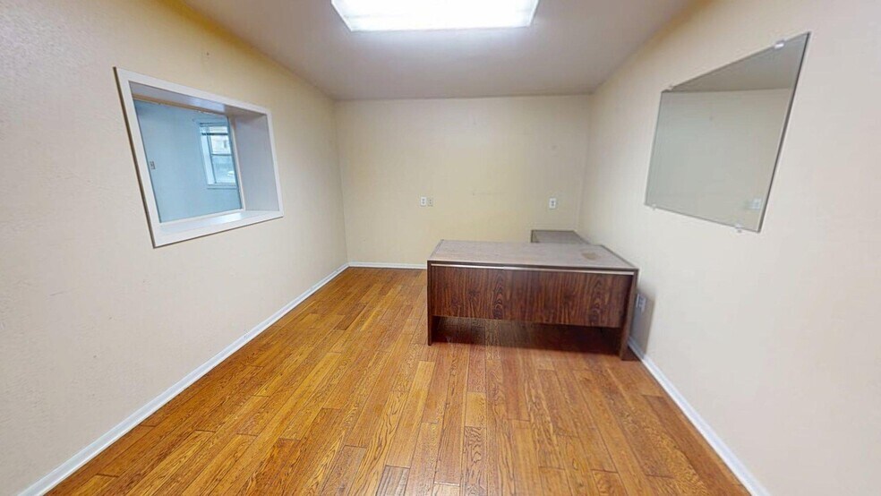 More Photos Of 1602 FM 1431, Marble Falls Showroom For Sale