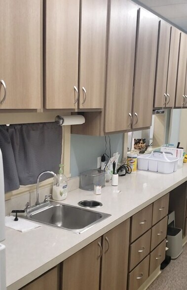 More Photos Of 16 Old Beacon Rd, Montesano Medical For Sale