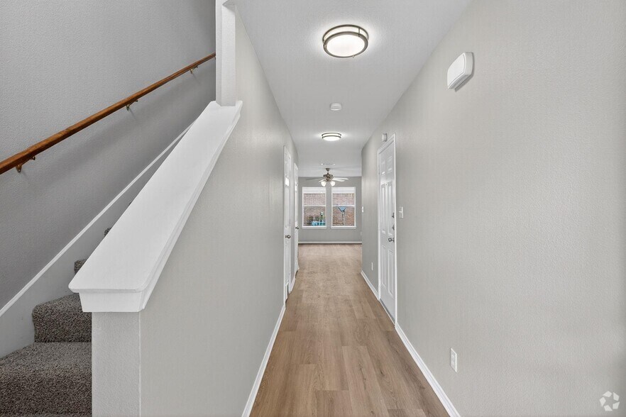 More Photos Of 1502 Claremont Cir, Marble Falls Apartments For Sale