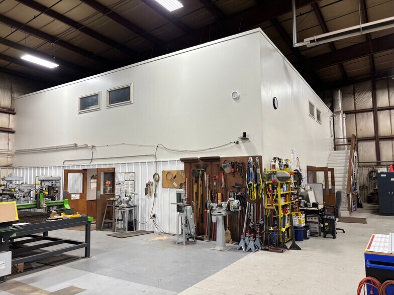 More Photos Of 1095 Development Dr, Tipton Industrial For Sale