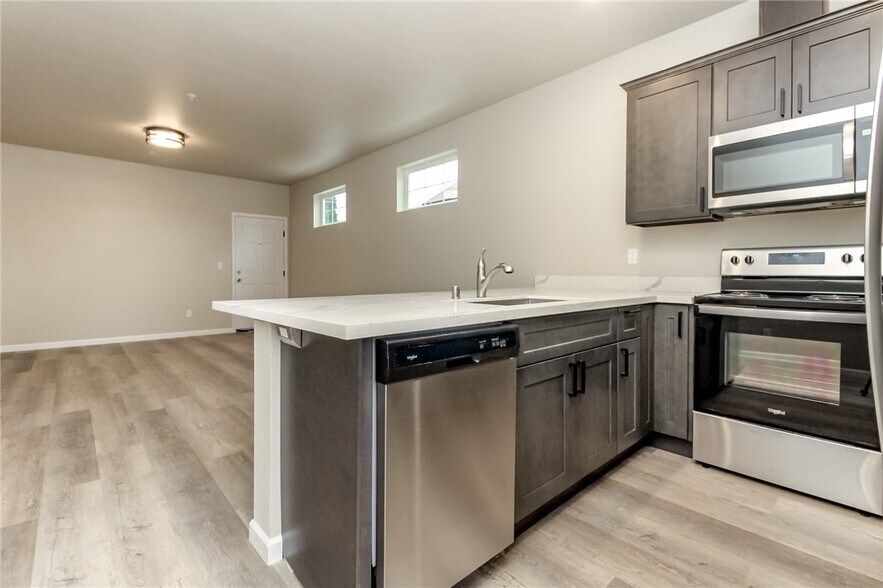 More Photos Of , Tacoma Multifamily For Sale