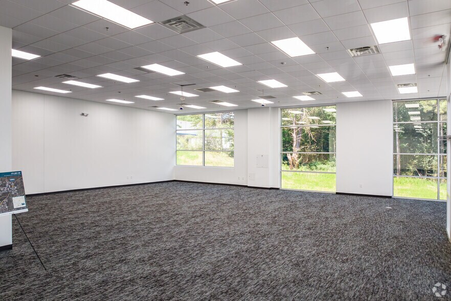 More Photos Of 3611 Jonesboro Rd, Atlanta Distribution For Lease