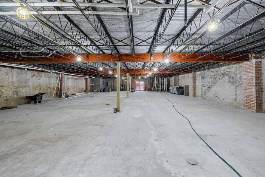 More Photos Of 116 S Broad St, Monroe Restaurant For Lease