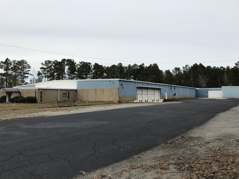 More Photos Of 2300 E 145th St, Little Rock Distribution For Lease