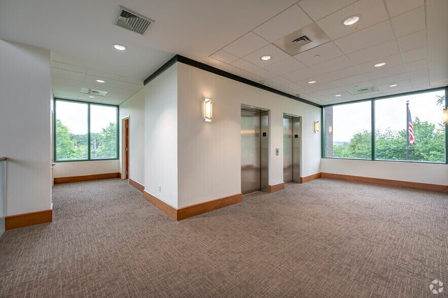 More Photos Of 93 Lake Ave, Danbury Office For Lease