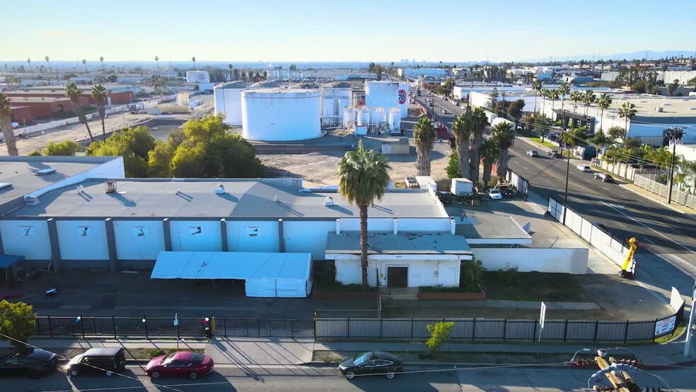 Primary Photo Of 13501 S Main St, Los Angeles Warehouse For Sale