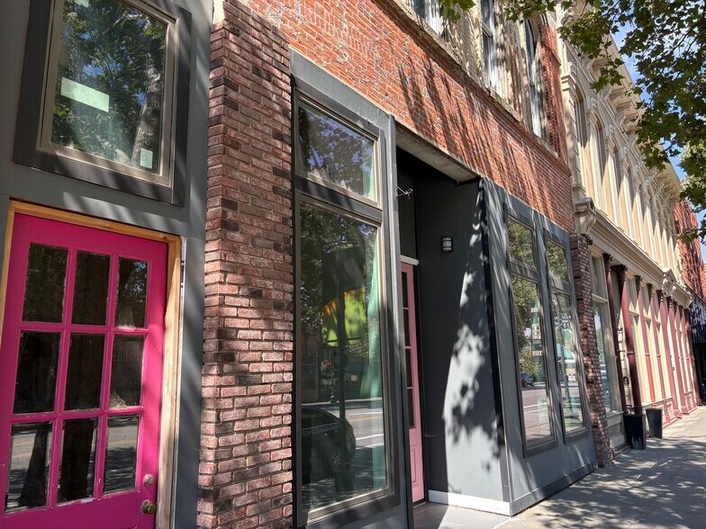 More Photos Of 211 E Main St, Dayton General Retail For Sale