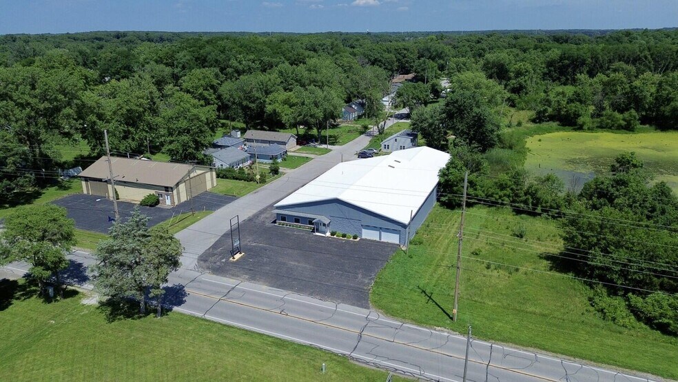 More Photos Of 13501 Morse St, Cedar Lake Industrial For Lease