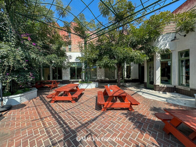 More Photos Of 64-90 N Fair Oaks Ave, Pasadena Storefront Retail Office For Lease