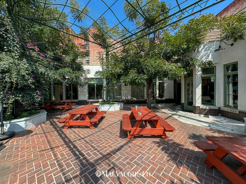 More Photos Of 64-90 N Fair Oaks Ave, Pasadena Storefront Retail Office For Lease