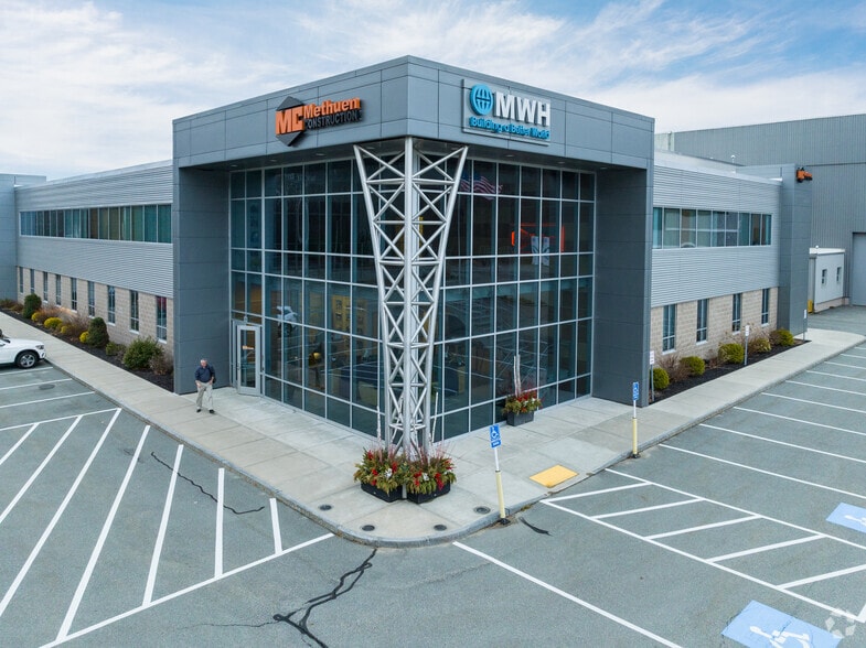 More Photos Of 144-146 Main St, Plaistow Manufacturing For Lease