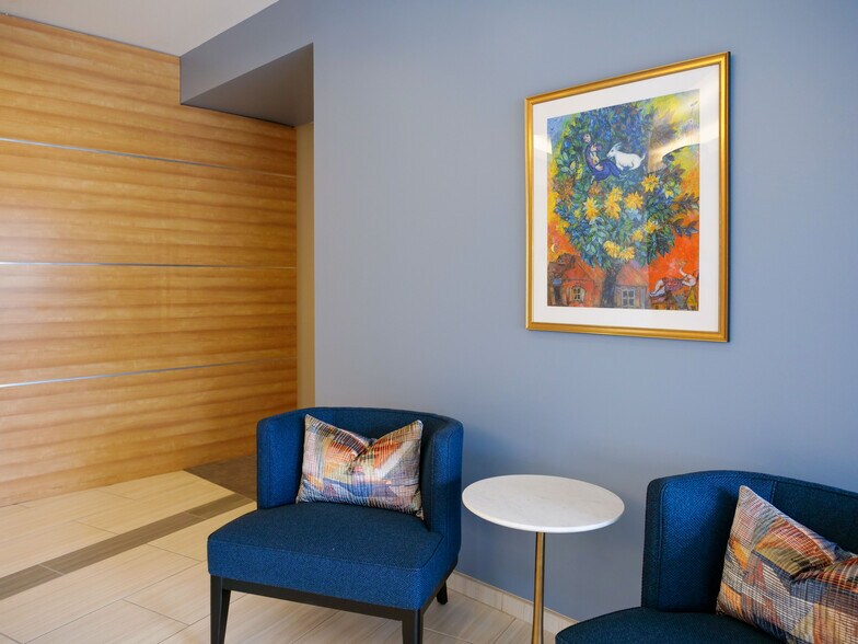 More Photos Of 15400 Knoll Trail Dr, Dallas Office For Sale