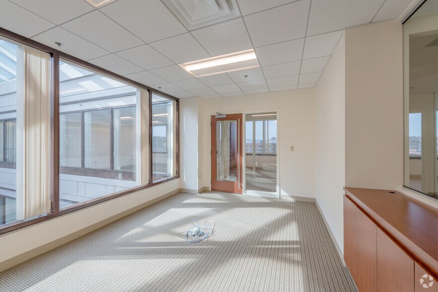 More Photos Of 400 Crown Colony Dr, Quincy Office For Lease