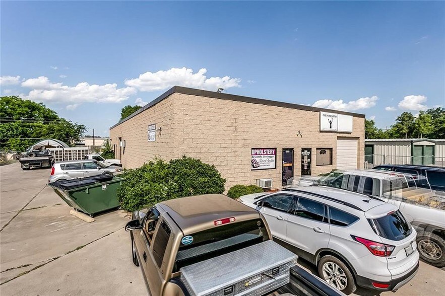 More Photos Of 401 Western Hills Trl, Granbury Warehouse For Sale
