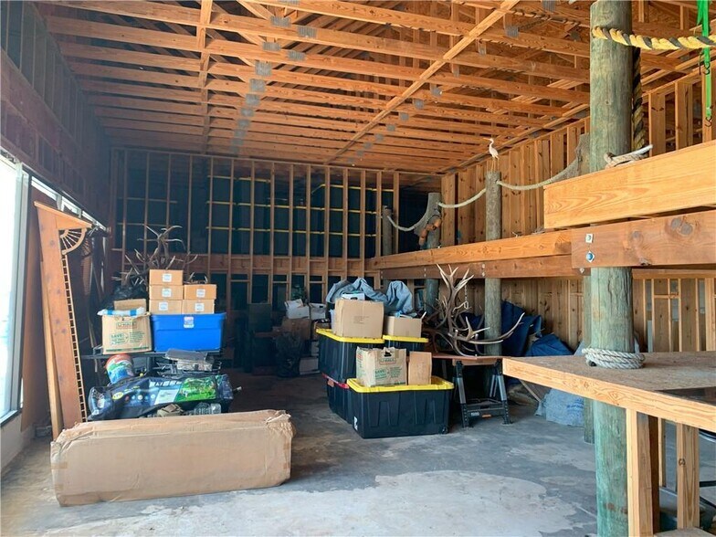 More Photos Of 904 Highway 35 S, Rockport Storefront Retail Office For Sale