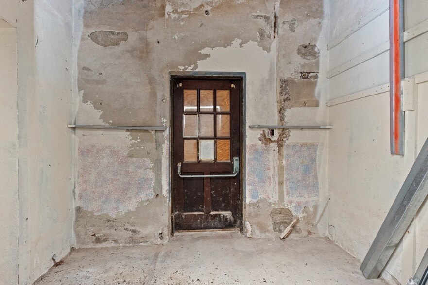 More Photos Of 300 W State St, Georgetown Apartments For Sale