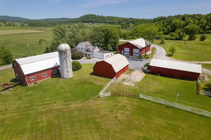 Primary Photo Of 640 Orchard Dr, Bridport Flex For Sale