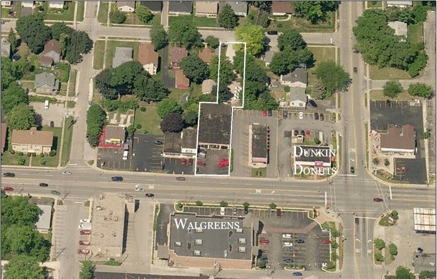 More Photos Of 324 N Lake St, Mundelein Storefront For Sale