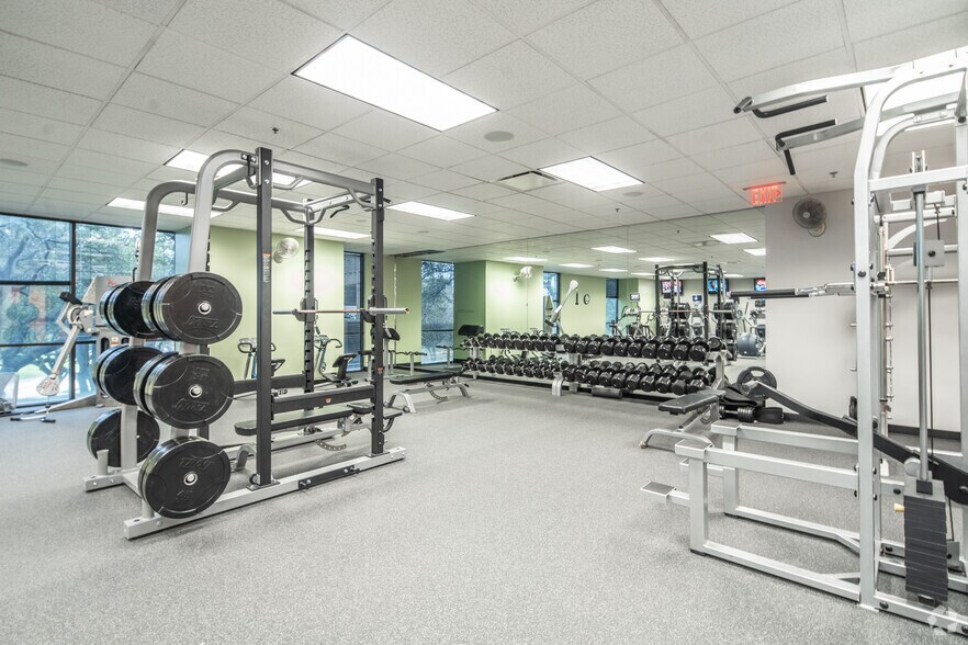 More Photos Of 290 E John Carpenter Fwy, Irving Office For Lease