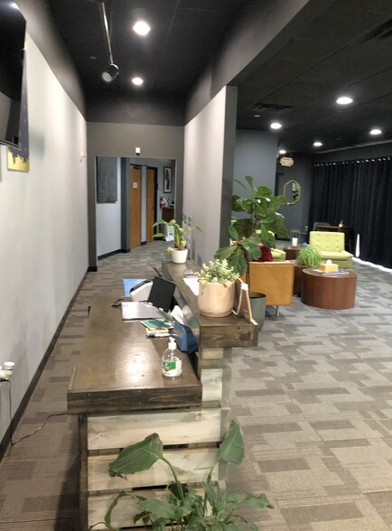 More Photos Of 3033 W Royal Ln, Irving Showroom For Sale