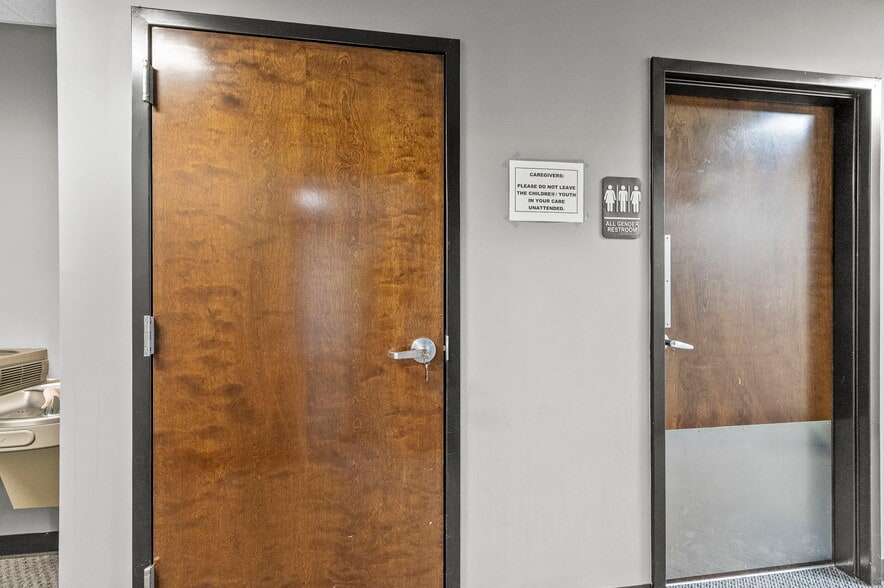 More Photos Of 3730 S Elizabeth St, Independence Medical For Lease