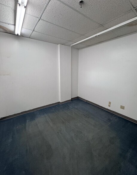 More Photos Of 2002 2nd St SW, Rochester Storefront Retail Office For Sale