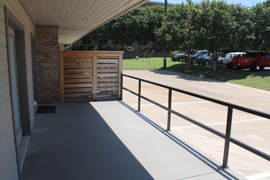 More Photos Of 3400 Hillcrest Dr, Waco Medical For Sale