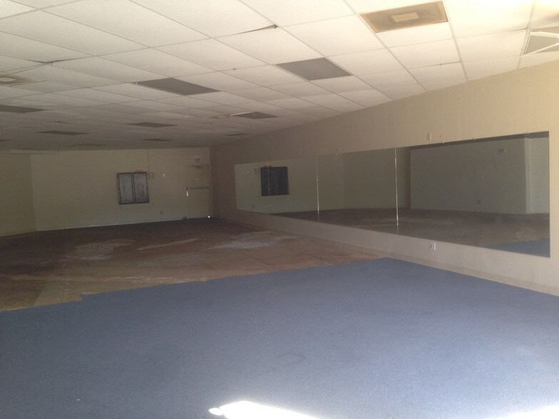 More Photos Of 209 Bedford Rd, Bedford General Retail For Lease