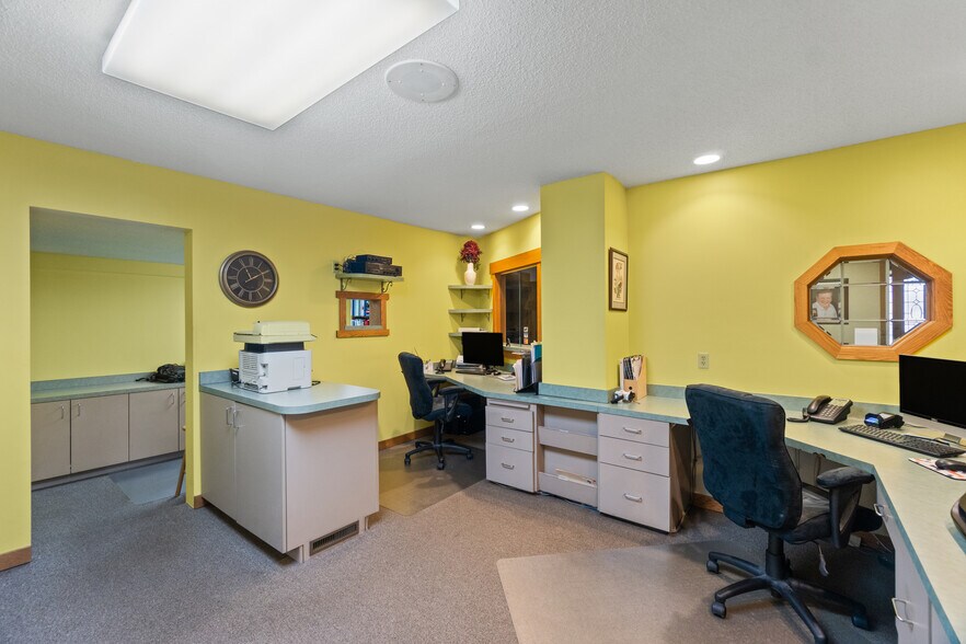 More Photos Of 197 Norwich New London Tpke, Uncasville Medical For Sale