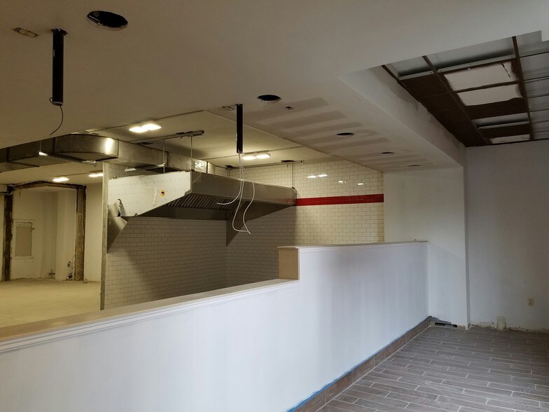 More Photos Of 4631-4653 Centre Ave, Pittsburgh Apartments For Lease