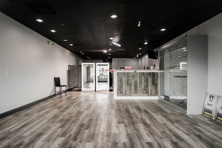 More Photos Of 23100-23300 Coolidge Hwy, Oak Park Freestanding For Sale
