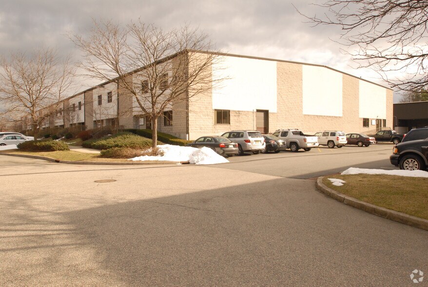 More Photos Of 230 West Parkway, Pompton Plains Flex For Sale