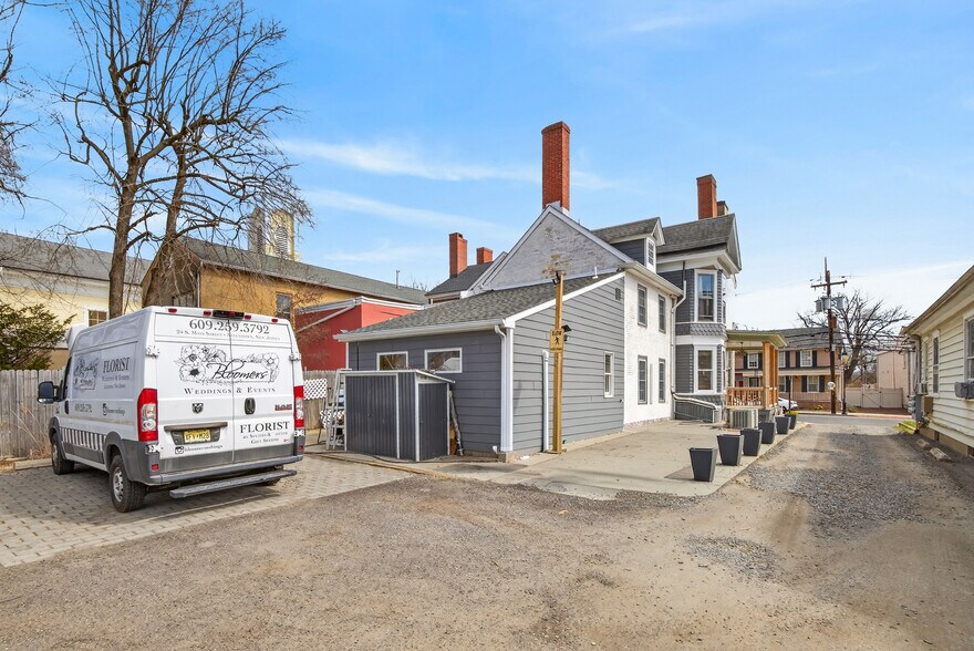 More Photos Of 22 S Main St, Allentown Office For Sale