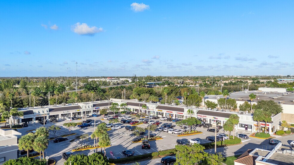 More Photos Of 3300-3320 W 84th St, Hialeah Storefront For Lease