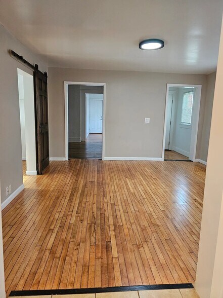 More Photos Of 203 Sanford St, Rochester Specialty For Sale