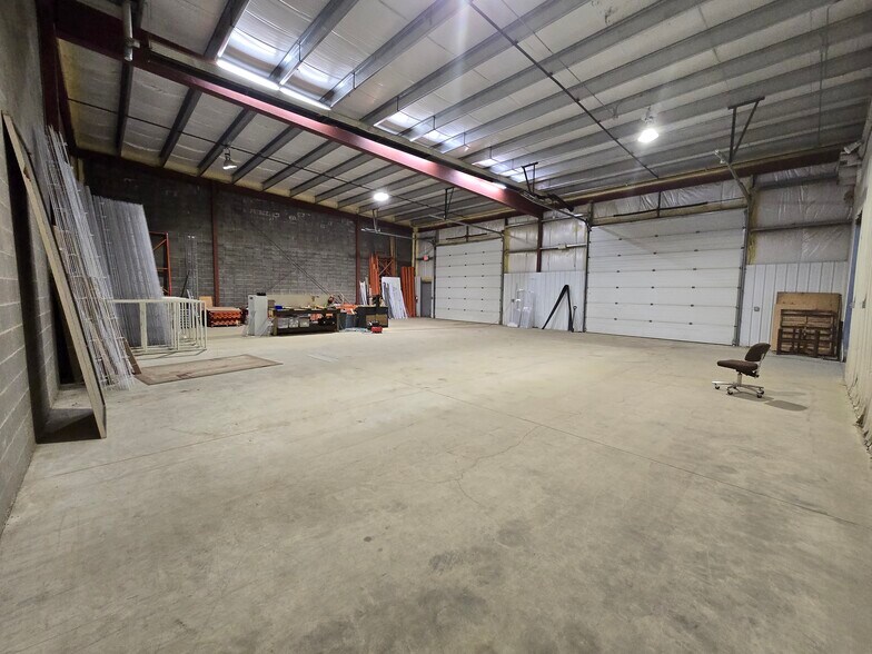 More Photos Of 4628 62 St, Red Deer Warehouse For Lease