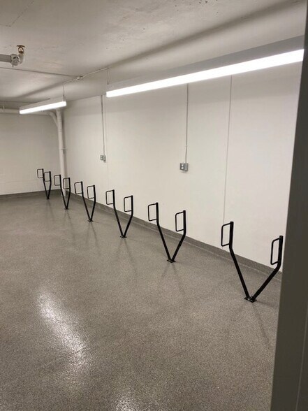 More Photos Of 320 Granville St, Vancouver Office For Sale