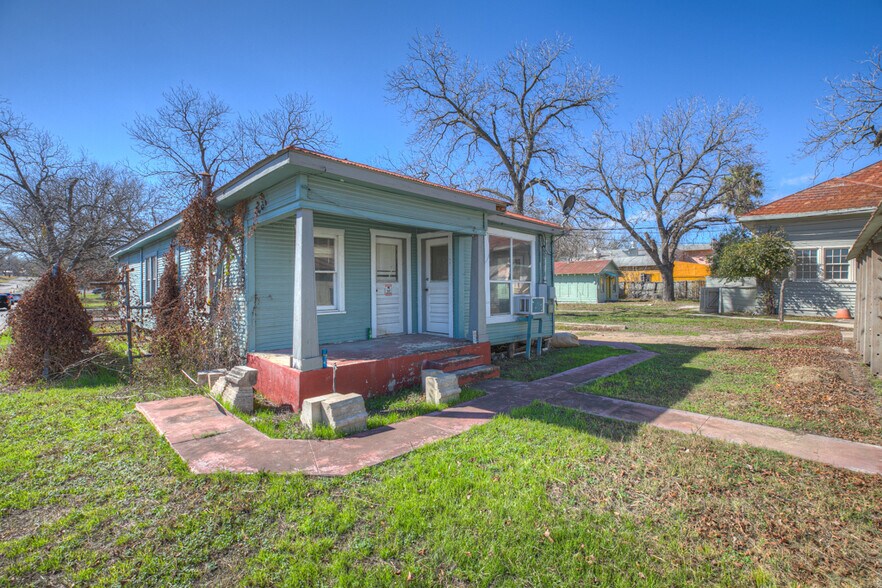 More Photos Of 650-664 S Seguin Ave, New Braunfels Land For Sale