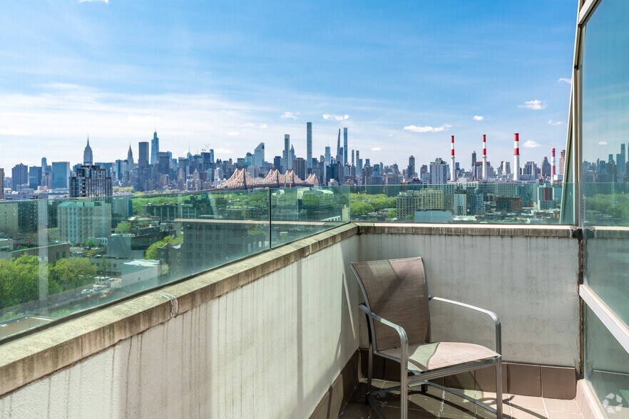 More Photos Of 39-05 29th St, Long Island City Hotel For Sale