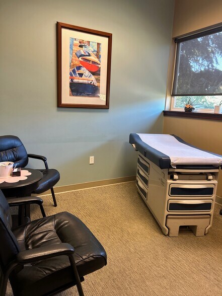 More Photos Of 463 Tremont St W, Port Orchard Medical For Lease