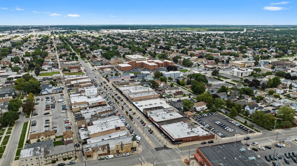 More Photos Of 1905-1913 Saint Charles Rd, Maywood Apartments For Sale